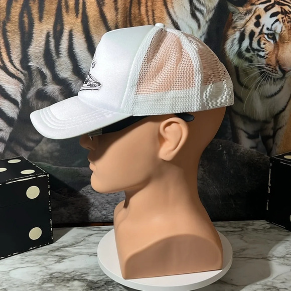 BRUCE LEE DJ TURNTABLE UNISEX TRUCKER HAT. - Picture 4 of 9